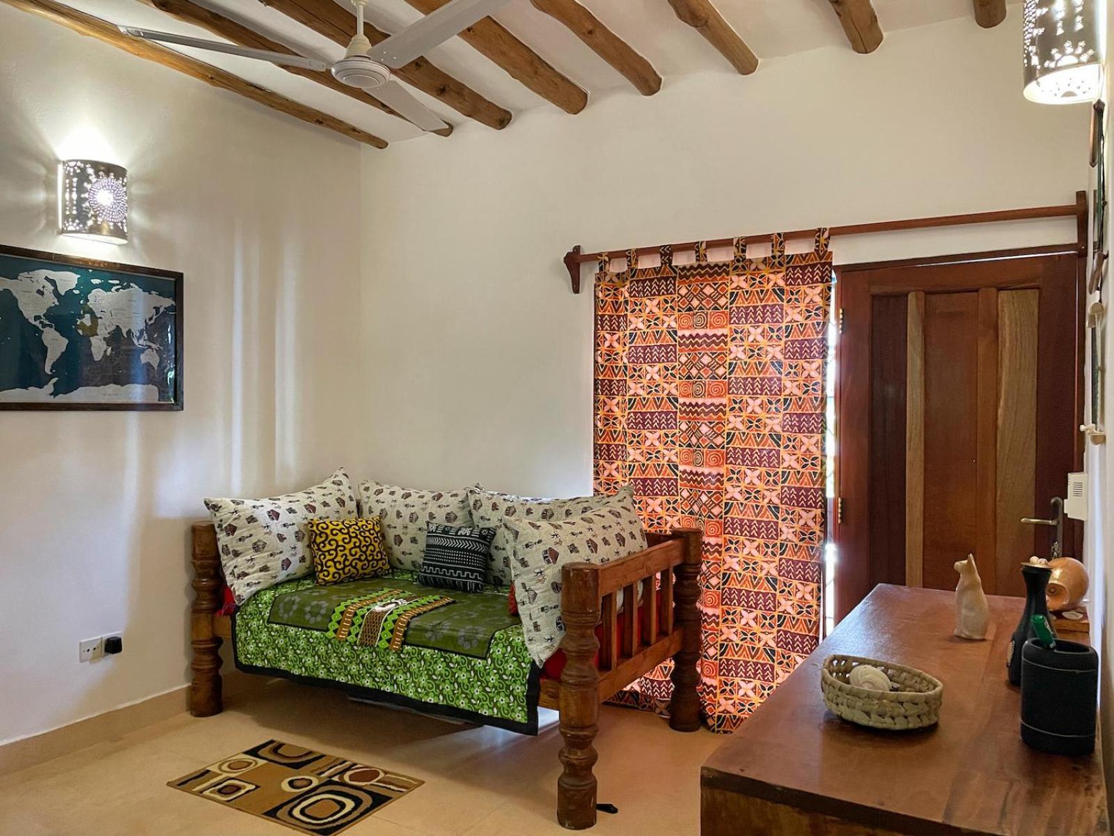 Paka House-Rafiki Village Ватаму Екстериор снимка